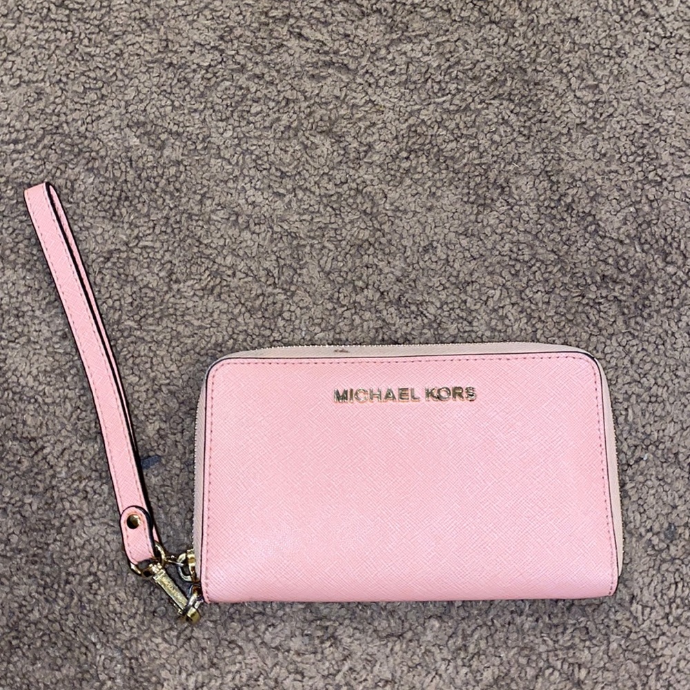 Micheal Kors pink wrist wallet